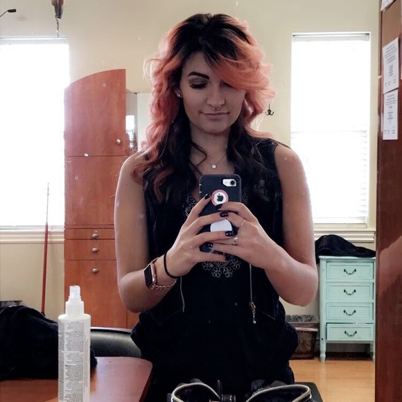 Meet your Posher, Ashton - Picture 3 of 8